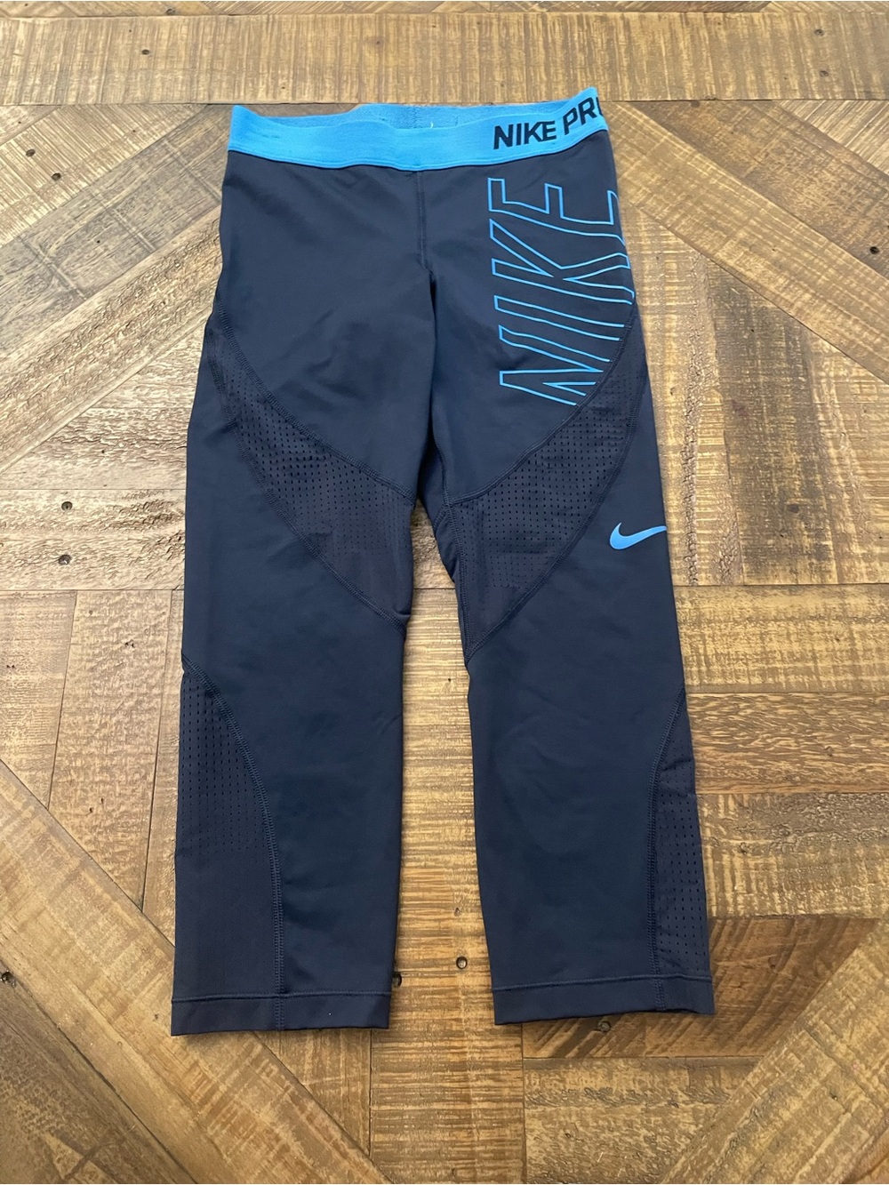 Nike Pro Hypercool Women's Training Capri Tights - Navy Blue/Light Blue
